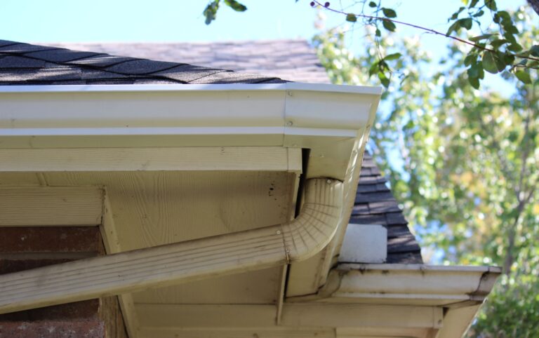 Professional Seamless Gutters in Ruimsig