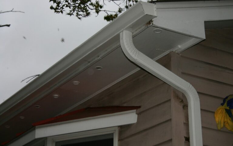 How to Calculate Seamless Gutters Price Per Meter